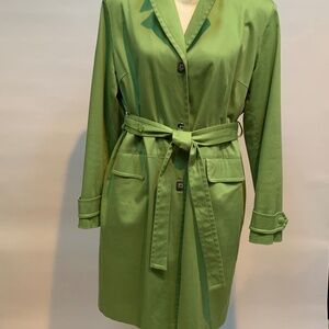 Women’s 1 Madison Green Trench/Raincoat. Size L